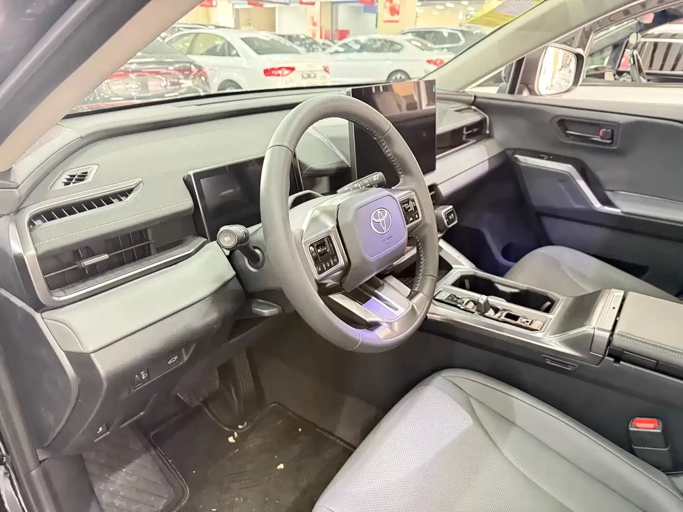 Toyota RAV4 Rongfang de segunda mano, modelo 2026, híbrido 2.0L E-CVT 2WD Premium