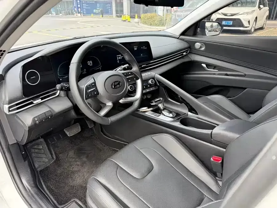 Hyundai Elantra 2022 usado 1.5L CVT LUX Premium Edition