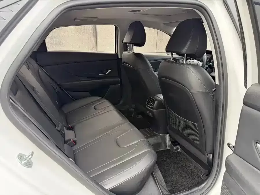 Hyundai Elantra 2022 usado 1.5L CVT LUX Premium Edition