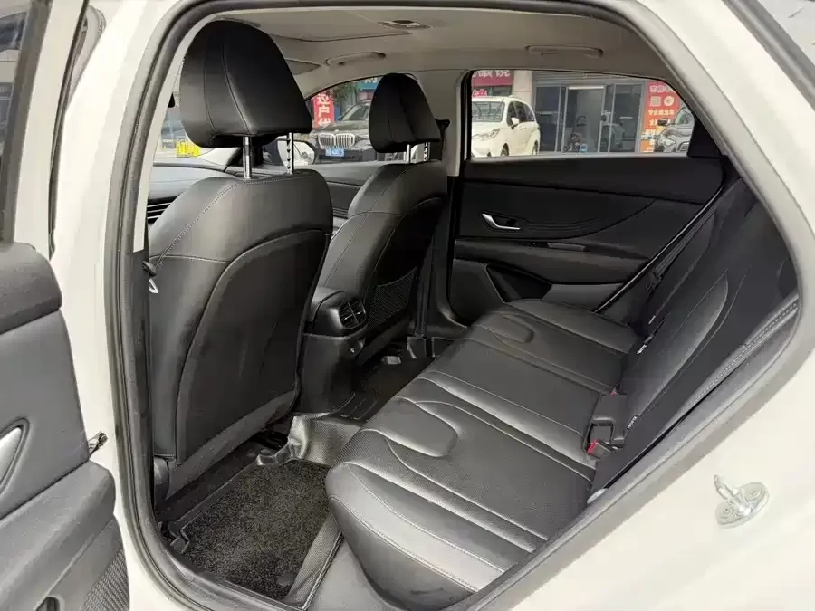 Hyundai Elantra 2022 usado 1.5L CVT LUX Premium Edition